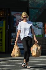 CHARLIZE THERON Shopping for Grocery in Los Angeles 06/12/2018