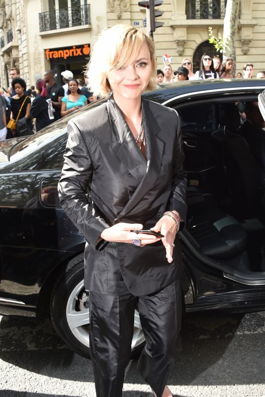 CHRISTINA RICCI Arrives at Dior Homme Spring/Summer Fashion Show in Paris 06/23/2018