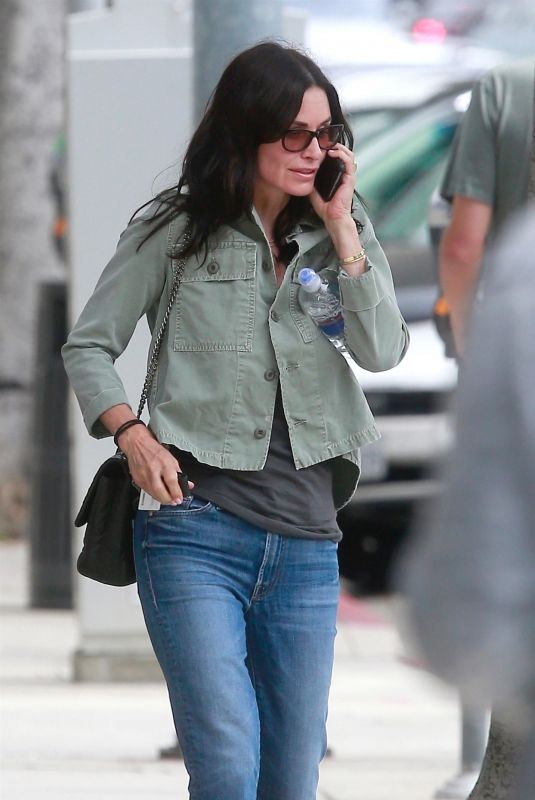 COURTENEY COX Out and About in Beverly Hils 05/31/2018
