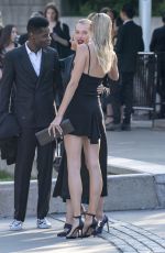 DEVON WINDSOR Arrives at 2018 CFDA Awards in New York 06/04/2018