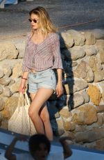 DOUTZEN KROES on Vacation in Ibiza 06/19/2018