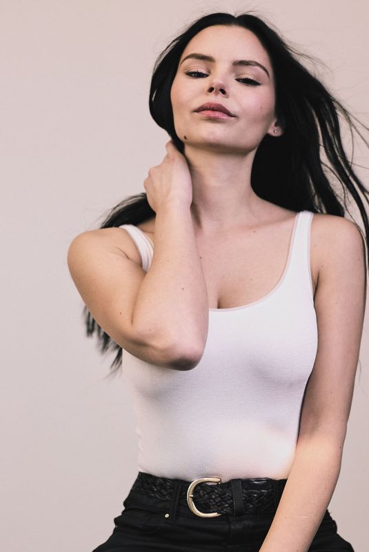 ELINE POWELL for Pulse Spikes Magazine, May 2018