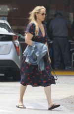 ELIZABETH BERKLEY Out for Lunch in Brentwood 06/22/2018