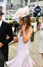 ELIZABETH HURLEY at Investec Derby Festival Ladies Day at Epsom Racecourse 06/01/2018