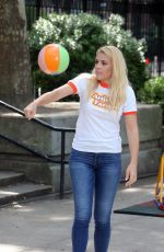 ELLIE KEMPER and BUSY PHILIPPS on the Set of Unbreakable Kimmy Schmidt 06/16/2018