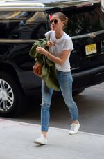 GISELE BUNDCHEN Arrivies at Her Home in New York 06/26/2018