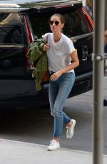 GISELE BUNDCHEN Arrivies at Her Home in New York 06/26/2018