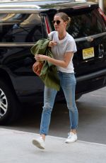 GISELE BUNDCHEN Arrivies at Her Home in New York 06/26/2018