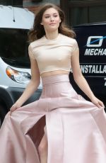 GRACE ELIZABETH on the Set of a Photoshoot in New York 06/06/2018