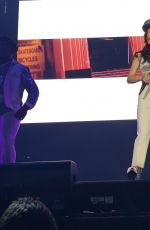 HAILEE STEINFELD Performs at Katy Perry