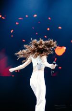 HAILEE STEINFELD Performs at Katy Perry