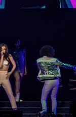 HAILEE STEINFELD Performs at Katy Perry