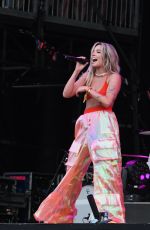 HALSEY Performs at 2018 Governors Ball Music Festival in Randall