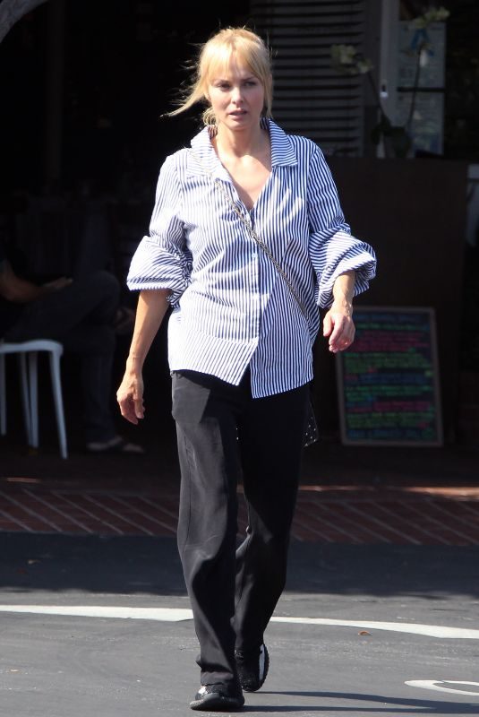 IZABELLA SCOURUPCO Out for Lunch in Los Angeles 06/23/2018