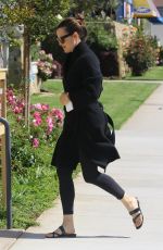 JENNIFER GARNER Arrives at a Church in Pacific Palisades 06/03/2018