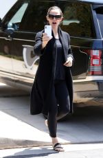 JENNIFER GARNER Arrives at a Church in Pacific Palisades 06/03/2018