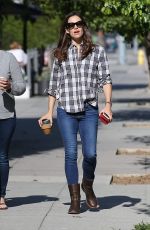JENNIFER GARNER at Blue Bottle Coffee in Brentwood 06/01/2018