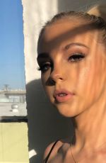 JORDYN JONES on the Set pf a Photoshoot at Rose Studios, Spring 2018