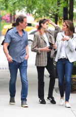 KAIA GERBER Shopping for Aartment with CINDY CRAWFORD and Rande Gerber in New York 06/13/2018