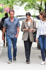 KAIA GERBER Shopping for Aartment with CINDY CRAWFORD and Rande Gerber in New York 06/13/2018