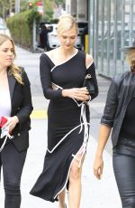 KARLIE KLOSS Heading to Staples Center in Los Angeles 05/31/2018