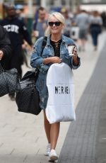 KATIE MCGLYNN at Manchester Piccadilly Train Station 06/02/2018