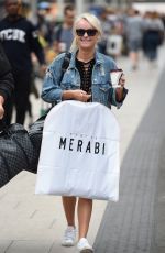 KATIE MCGLYNN at Manchester Piccadilly Train Station 06/02/2018