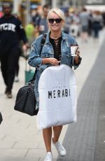 KATIE MCGLYNN at Manchester Piccadilly Train Station 06/02/2018