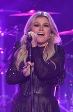 KELLY CLARKSON Performs at CMT Music Awards 2018 in Nashville 06/06/2018