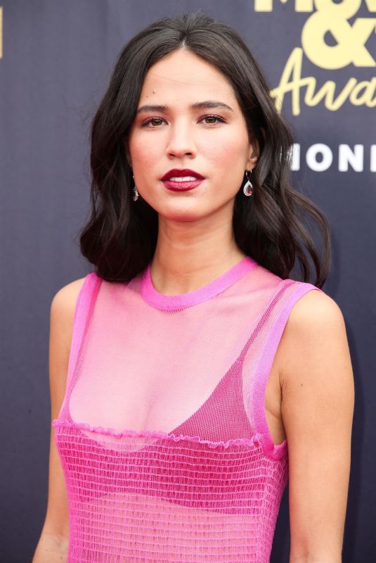 KELSEY CHOW at 2018 MTV Movie and TV Awards in Santa Monica 06/16/2018