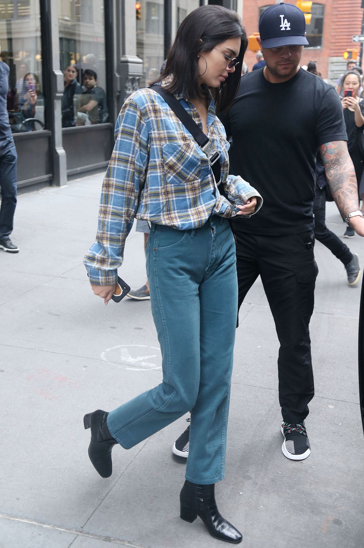 KENDALL JENNER and KOURTNEY KARDASHIAN Out in New York 06/05/2018 ...