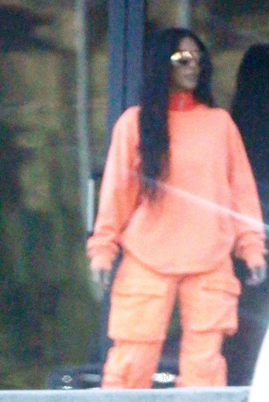 KIM KARDASHIAN Out and About in Calabasas 06/11/2018