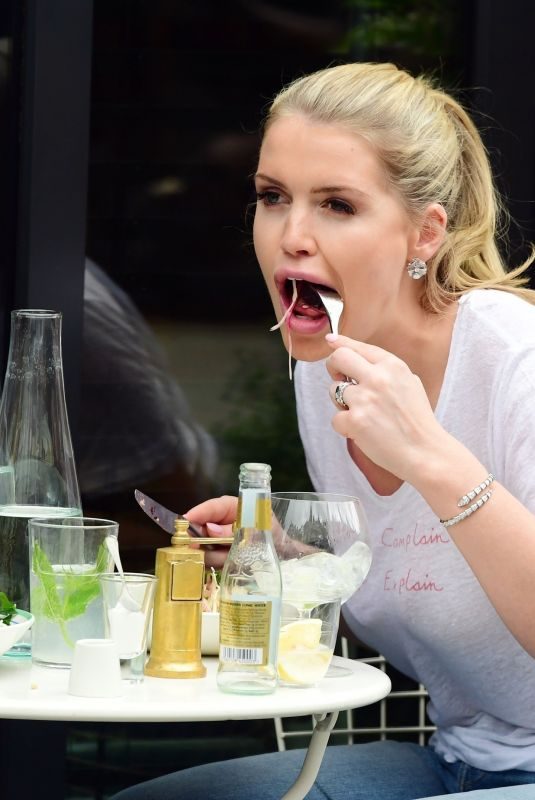 KITTY SPENCER Out for Lunch in Chelsea 06/19/2018