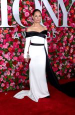 LAURIE METCALF at 2018 Tony Awards in New York 06/10/2018