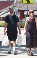 LESLIE MANN and Judd Apatow Shopping at Brentwood Country Mart 06/03/2018
