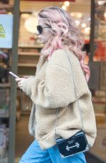 LOTTIE MOSS Leaves a Hairdressers in London 06/12/2018