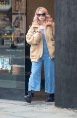 LOTTIE MOSS Leaves a Hairdressers in London 06/12/2018