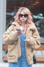 LOTTIE MOSS Leaves a Hairdressers in London 06/12/2018