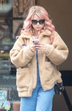 LOTTIE MOSS Leaves a Hairdressers in London 06/12/2018