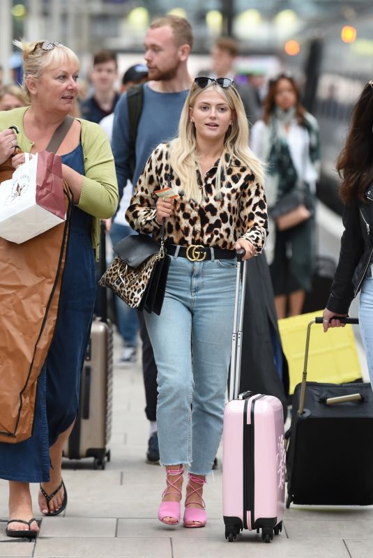 LUCY FALLON and JULIA GOULDING at Manchester Piccadilly Train Station 06/02/2018