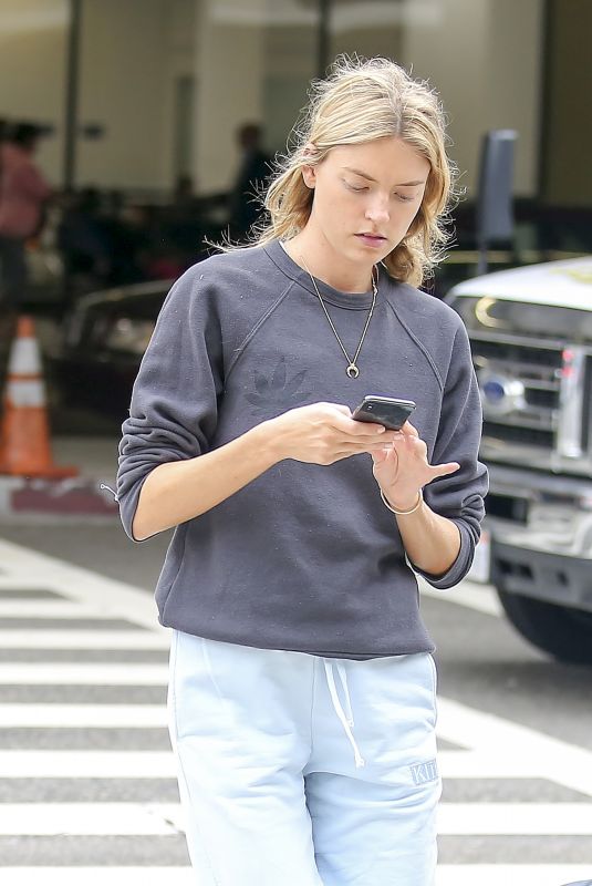MARTHA HUNT Leaves Los Angeles International Airport 06/22/2018