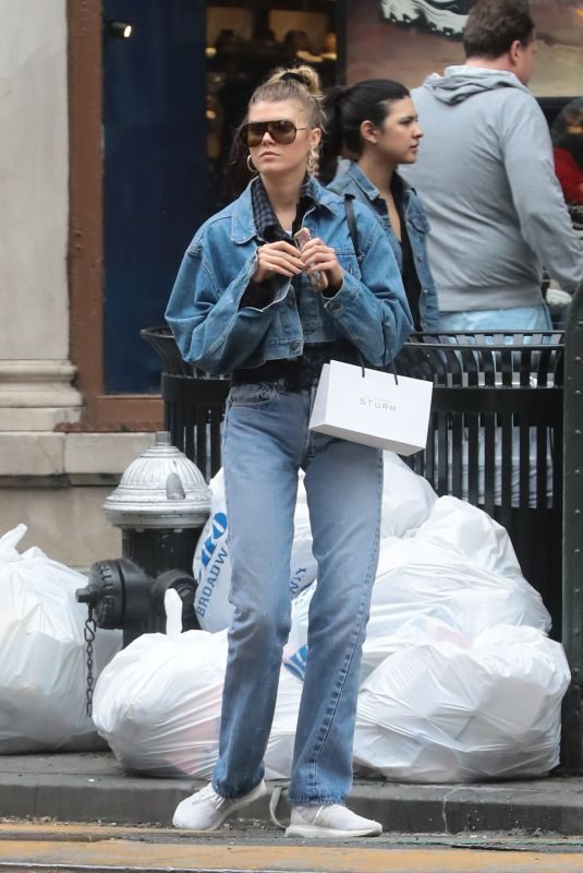 MARYNA LINCHUK Out and About in New York 06/03/2018