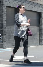 MICHELLE TRACHTNEBERG Shopping at XIV Karats in Beverly Hills 06/14/2018