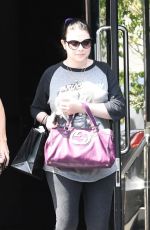 MICHELLE TRACHTNEBERG Shopping at XIV Karats in Beverly Hills 06/14/2018