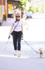 NAOM I WATTS Walks Her Dog Out in New York 06/12/2018