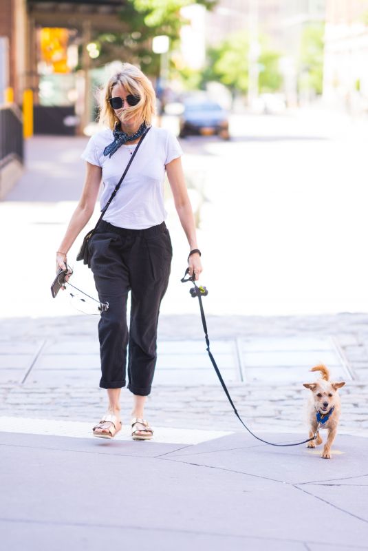 NAOM I WATTS Walks Her Dog Out in New York 06/12/2018