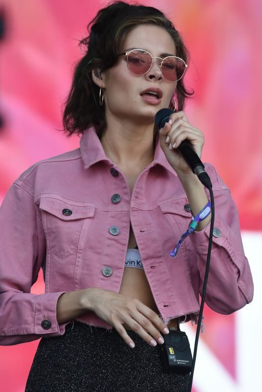 NINA NESBITT at Parklife Festival at Heaton Park in Manchester 06/10/2018