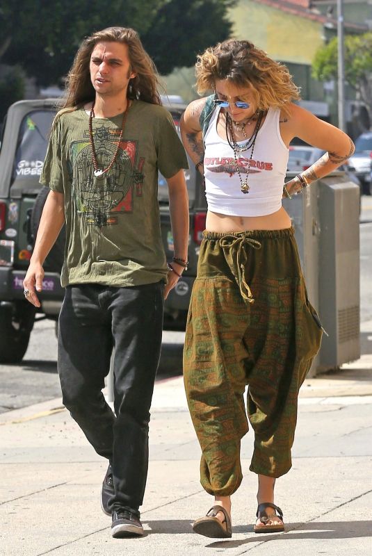 PARIS JACKSON Out and About in Los Angeles 06/21/2018