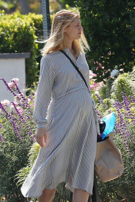 Pregnant CLAIRE DANES Arrives at Her Home in Los Angeles 06/07/2018