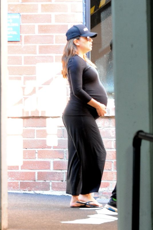 Pregnant EVA LONGORIA Arrives at a Doctor